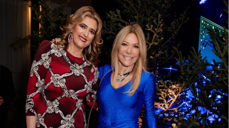 Glam εμφάνιση για τη Μαριάννα Λάτση: Με εντυπωσιακή μπλε τουαλέτα