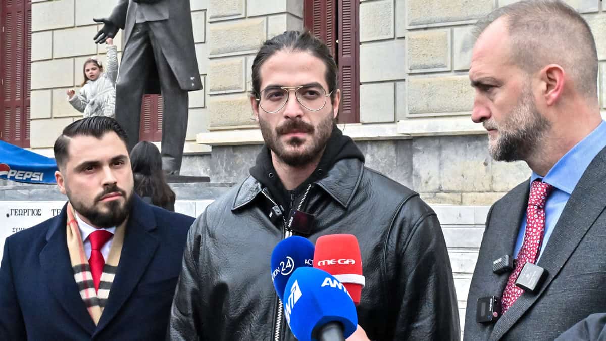 Ελεύθερος ο Μουγκοπέτρος μετά τη μήνυση της συζύγου του: «Σεβόμενος τα παιδιά μου δεν θα πω τίποτα για τη μητέρα τους» (βίντεο)