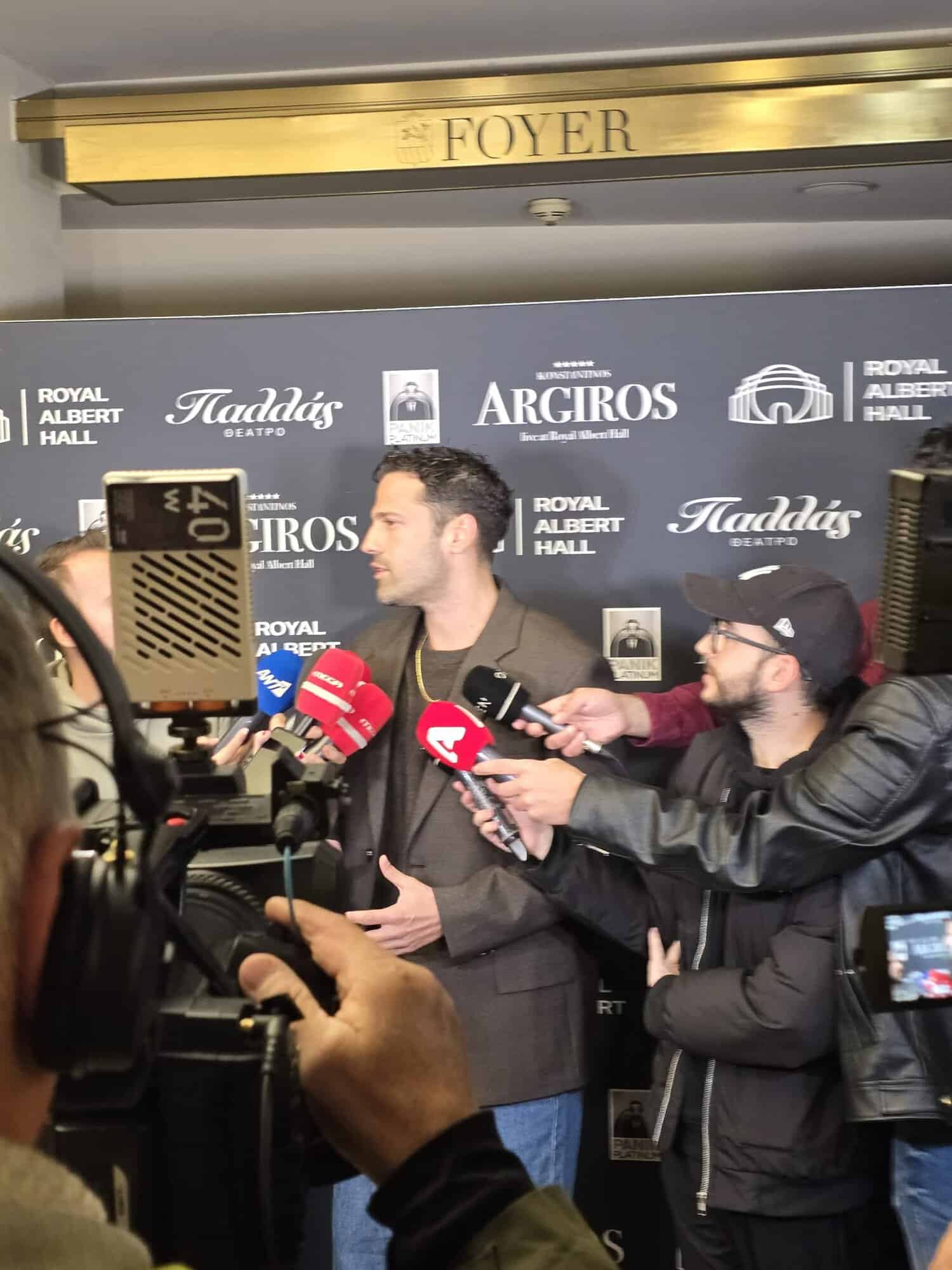 Κωνσταντίνος Αργυρός: Η συναυλία του στο Royal Albert Hall σε πρώτη προβολή στο Θέατρο Παλλάς (photos & video)