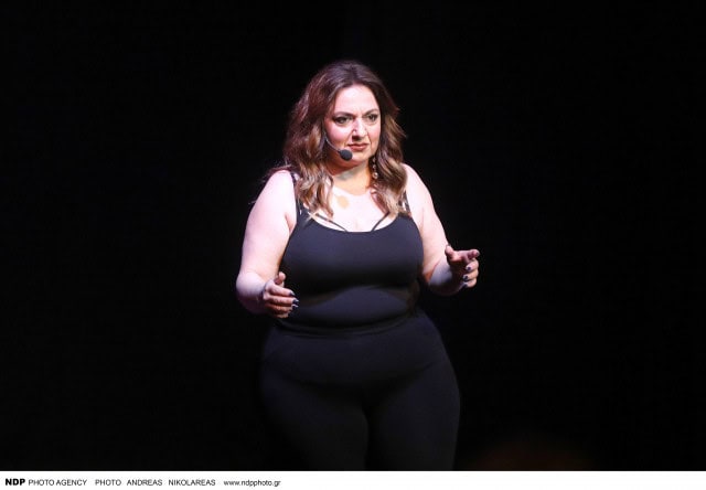 Σοφία Μουτίδου: «Είχα την τύχη να μην θεωρούμαι σεξουαλικά ποθητή και ό,τι αυτό συνεπάγεται» -«Το δουλεύω στον ψυχολόγο μου»