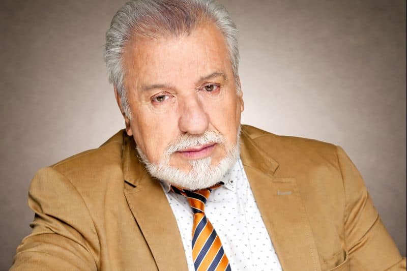 Τάσος Χαλκιάς: «Το θέατρο δεν δέχεται επιβολές – Οι τέχνες απειλούνται από την τεχνητή νοημοσύνη»