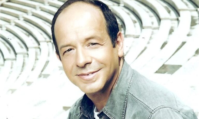 Φωκάς Ευαγγελινός: «Η Eurovision μου άνοιξε πόρτες στο εξωτερικό, για πρώτη φορά πήγα το 2004»