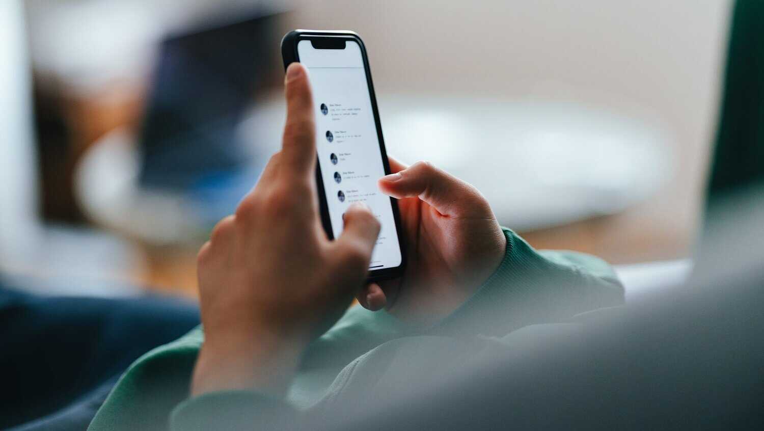 10 πράγματα που αποκαλύπτει για την προσωπικότητά σου ο τρόπος που απαντάς στα μηνύματα