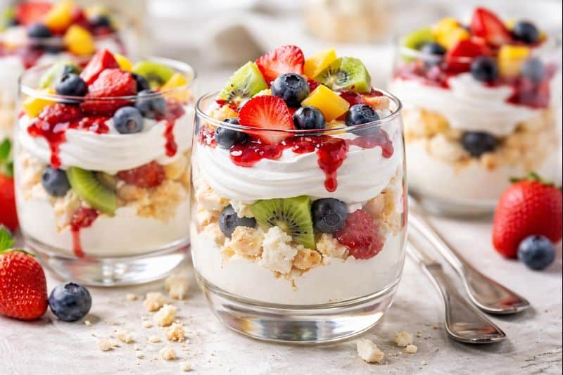 Πάβλοβα σε ποτήρι – Το ιδανικό γλυκό για τις γιορτές