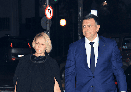 Τζένη Μπαλατσινού – Βασίλης Κικίλιας: Η παραμυθένια χριστουγεννιάτικη διακόσμηση  του σπιτιού τους στην Αθήνα