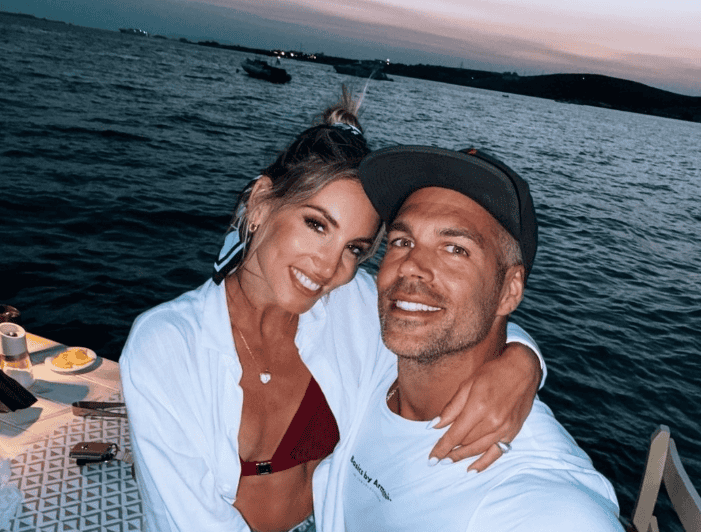 Αθηνά Οικονομάκου: Απαντά πρώτη φορά στις φήμες ότι παντρεύεται τον Τσερέλα στην Πάρο