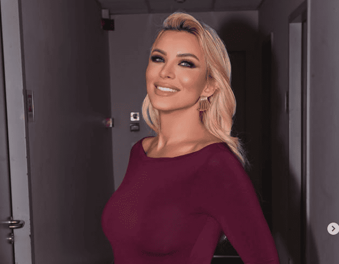 Κατερίνα Καινούργιου: Με τις all-time classic μπότες που αξίζουν μια θέση στην γκαρνταρόμπα σου