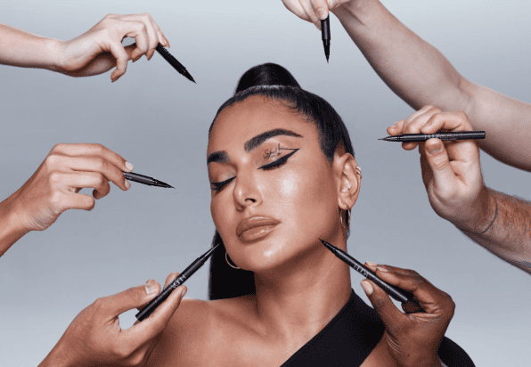 Μακιγιάζ ματιών: Το κόλπο με το eyeliner για να ανορθώσεις τα βλέφαρα και να αναδείξεις το βλέμμα σου