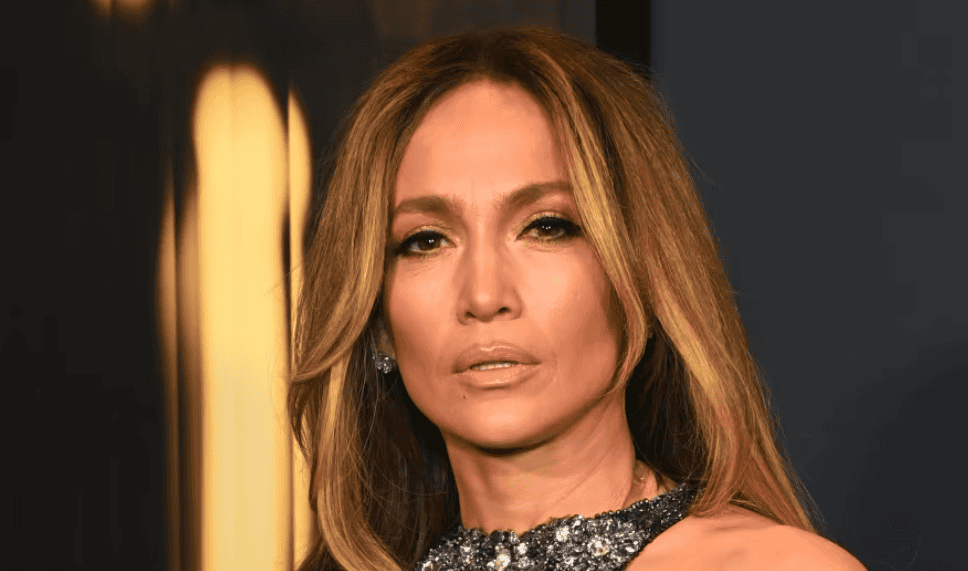 Τζένιφερ Λόπεζ: Το contouring tip της που απαλύνει οπτικά τις ρυτίδες στο μέτωπο