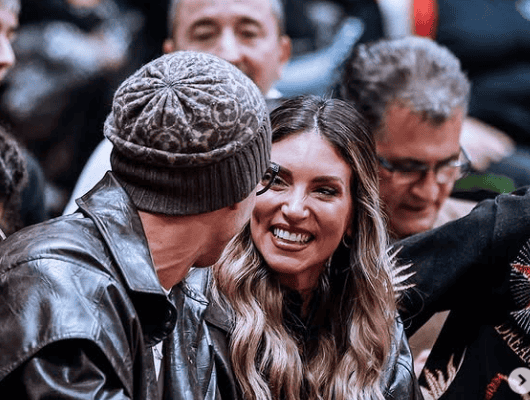 Αθηνά Οικονομάκου – Μπρούνο Τσερέλα: Τα πιο εντυπωσιακά χριστουγεννιάτικα στολίδια με τις φιγούρες τους