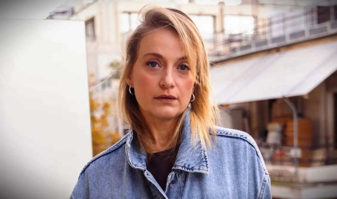 Λένα Δροσάκη για τα σεξουαλικά της: «Ακόμα παλεύω να βρω το γυναικείο μου κομμάτι – Η μαμά μου με είχε ρωτήσει αν είμαι γκέι»