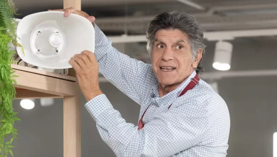 Αρνείται να φύγει από τα φώτα ο Γιάννης Μπέζος: «Δεν καταλαβαίνω την ερώτηση πότε θα ξεκουραστώ»