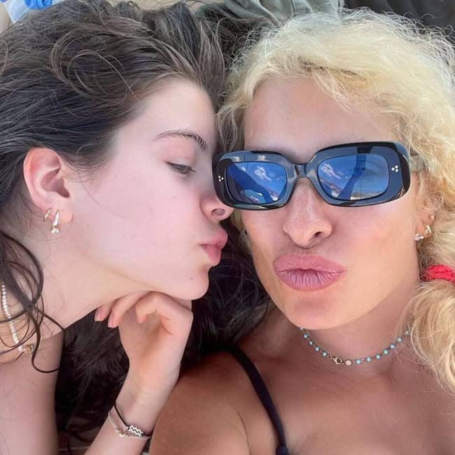 Ελένη Μενεγάκη: Η κόρη της Βαλέρια έγινε 18 – Το συγκινητικό μήνυμα για τα γενέθλιά της (photos)