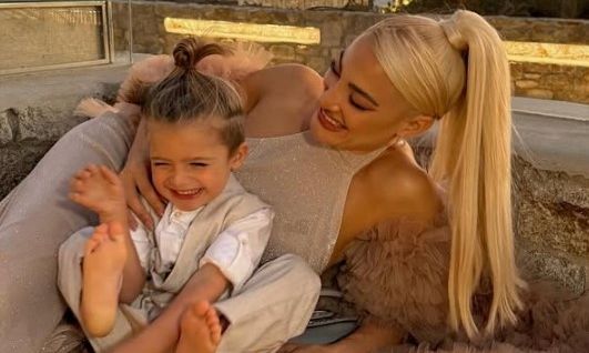 Ιωάννα Τούνη: Διαβάζω ένα βιβλίο που μου πρότεινε ψυχολόγος – Τι αποκάλυψε για τον μικρό Πάρη