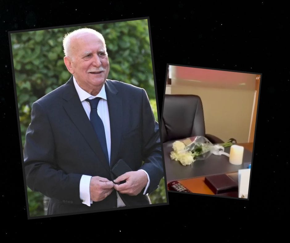 Γιώργος Παπαδάκης: Τρία λευκά τριαντάφυλλα και ένα κερί να καίει στο γραφείο του στον ΑΝΤ1 (Φωτογραφίες)