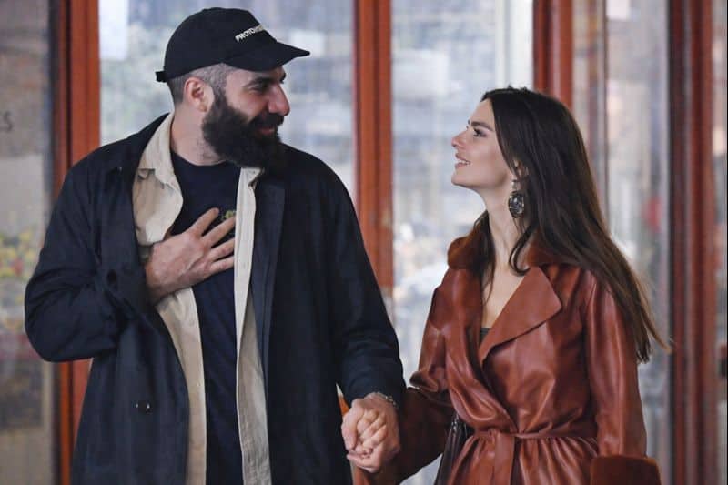Έμιλι Ραταϊκόφσκι: Στο Μεταξουργείο με τον σύντροφό της Ρομέν Γαβρά (photos)
