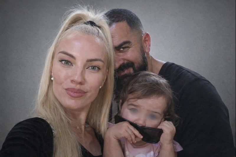 Τζούλια Νόβα: «Είμαι υπερβολικά αυστηρή με τον εαυτό μου, δεν μου αρέσω ποτέ » – Ο λόγος που δεν βάπτισε την κόρη της