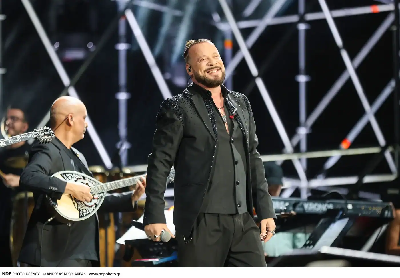 Χρήστος Δάντης μετά την επέμβαση: Μου έδωσαν πίσω το χέρι μου – Σκέφτομαι πόσο γρήγορα θα ανέβω στη σκηνή και νιώθω ευγνωμοσύνη