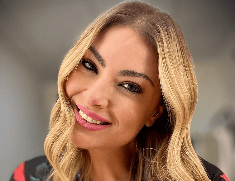 Δέσποινα Καμπούρη: Τους φίλους μου τους υπερασπίζομαι μπροστά τους αλλά, πολύ περισσότερο πίσω τους