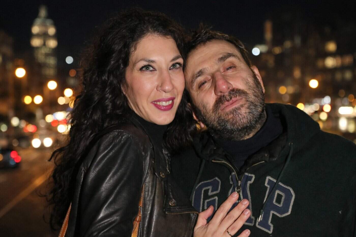 Ηλίας Βαλάσης: Δεν με ζηλεύει καθόλου η γυναίκα μου – Με το που έβαλα στεφάνι είμαι ο πιο τέλειος άντρας