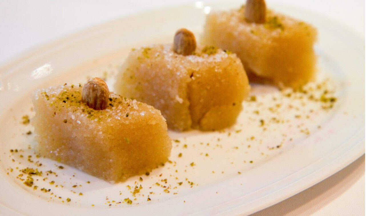 Σιμιγδαλένιος χαλβάς στο τηγάνι: Σε λίγα λεπτά ένα γλυκό που ξυπνά αναμνήσεις