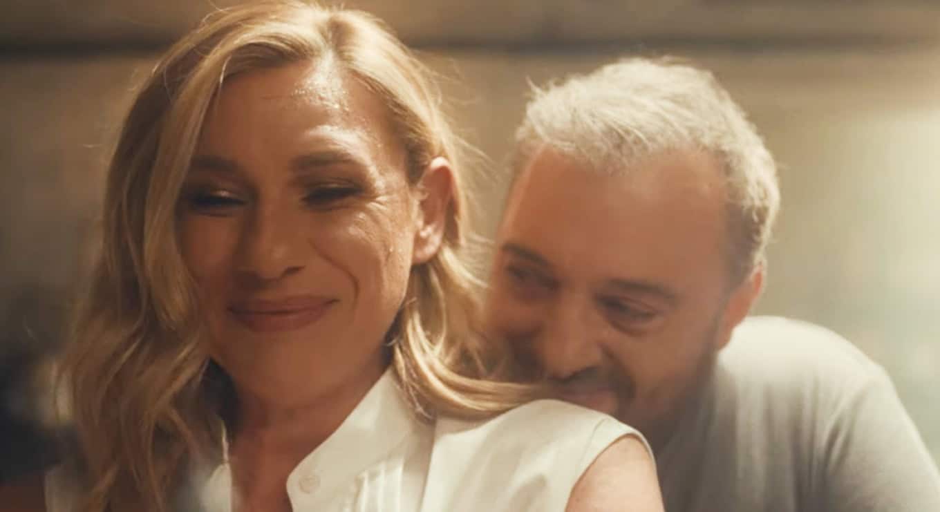 Η πασχαλινή διαφήμιση των Jumbo με Φερεντίνο και Καραβάτου που διχάζει: «Πέθανα στο γέλιο», «πόσο ψεύτικο και στημένο»