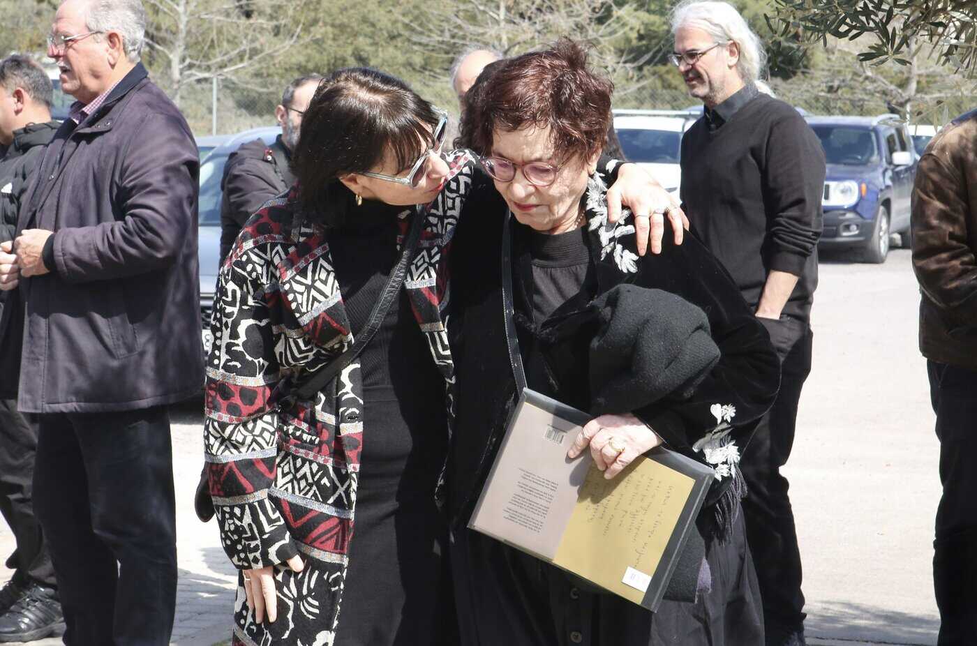 Χρήστος Βαλαβανίδης: Ράκος η σύζυγός του στο τελευταίο αντίο