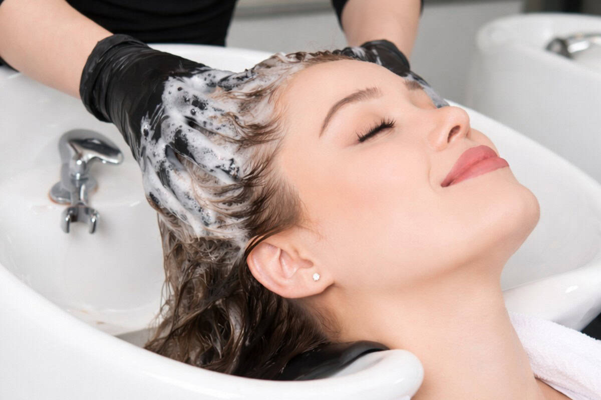 Τι είναι το «εγκεφαλικό του κομμωτηρίου» – Τα συμπτώματα που δεν πρέπει να αγνοήσεις (video)