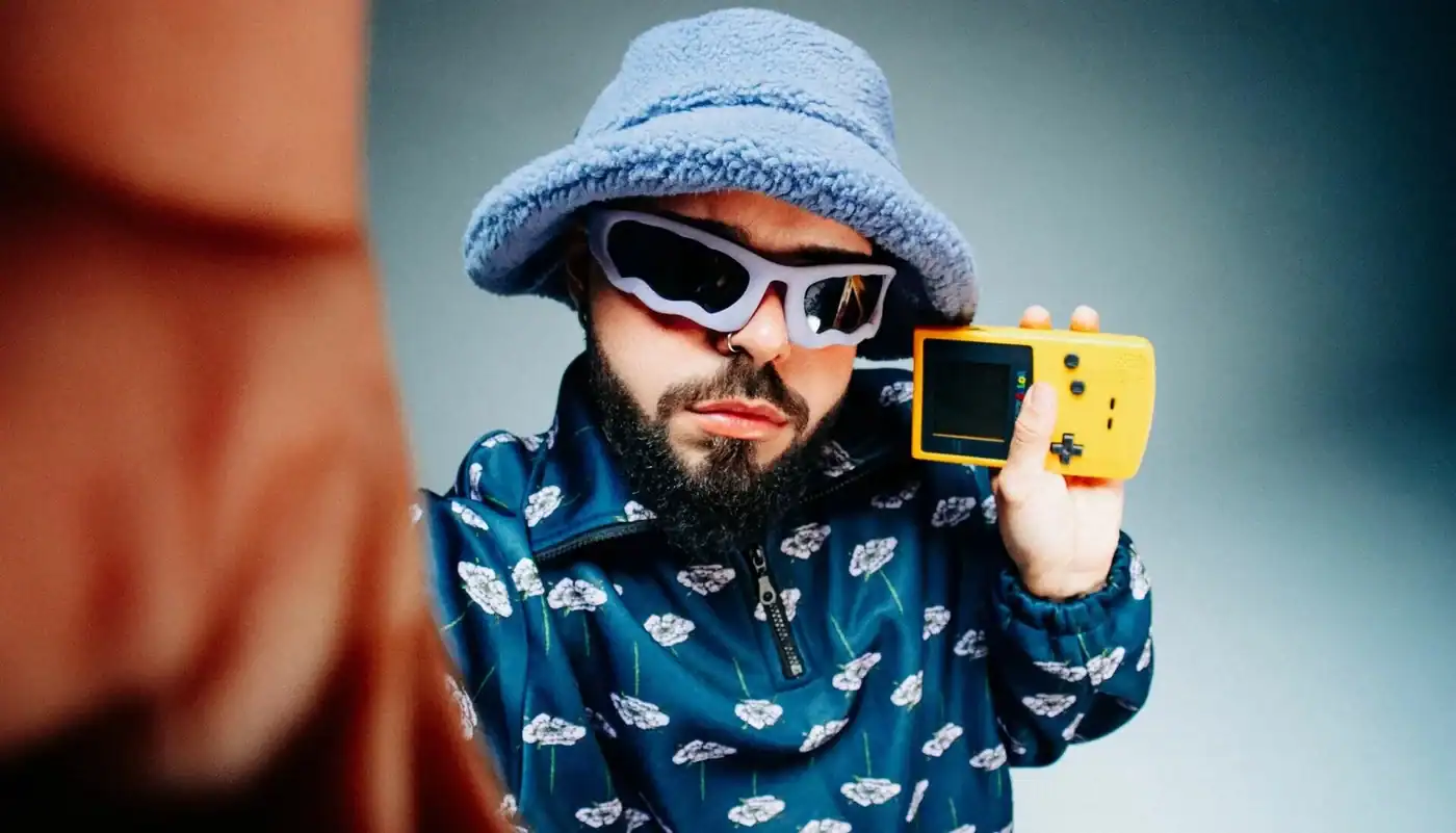 Ακύλας: «Γίνεται ένας πανικός στον δρόμο, δεν μπορώ να πάω σούπερ μάρκετ» (video)