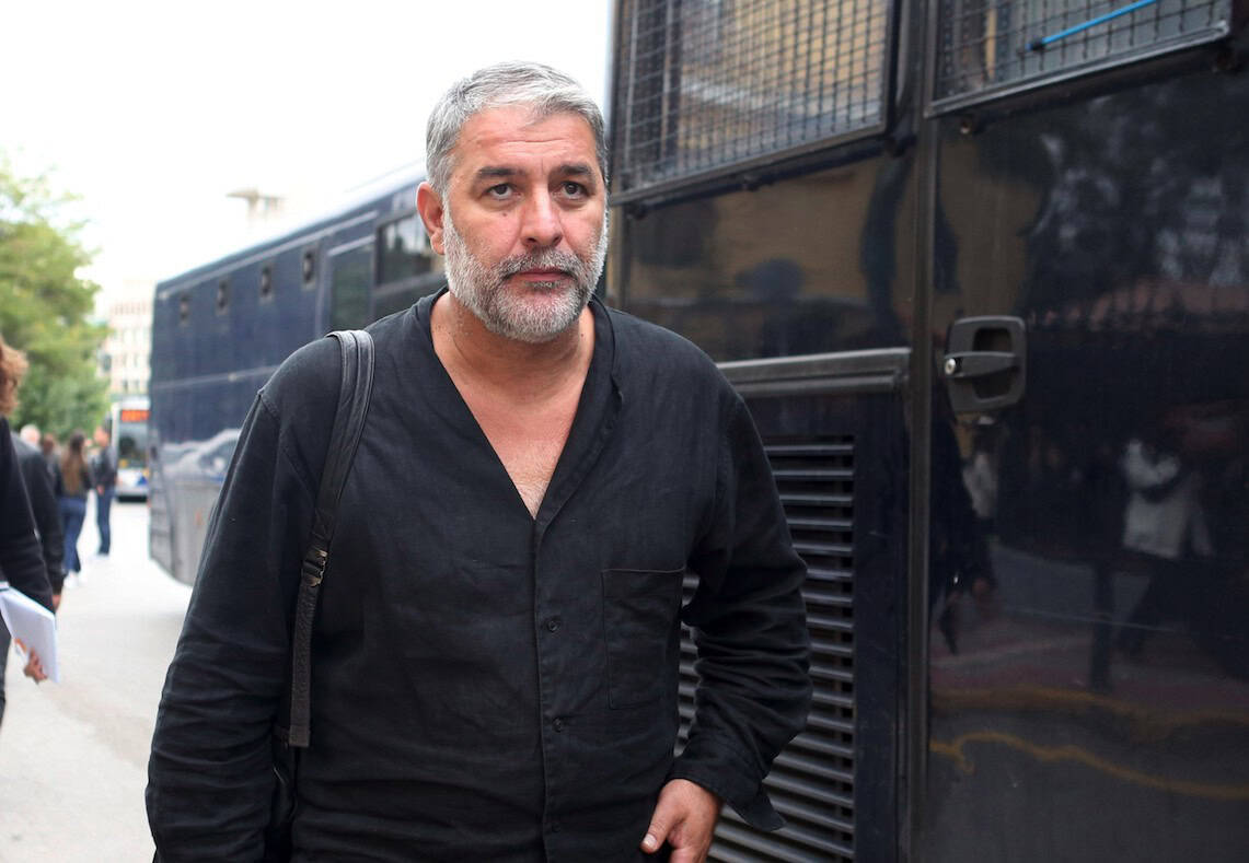 Βασίλης Μπισμπίκης: «Πέρασα κοµµάτι σκληρής αλητείας. Αδέσποτος, ουσίες, δεν τελείωσα το σχολείο»