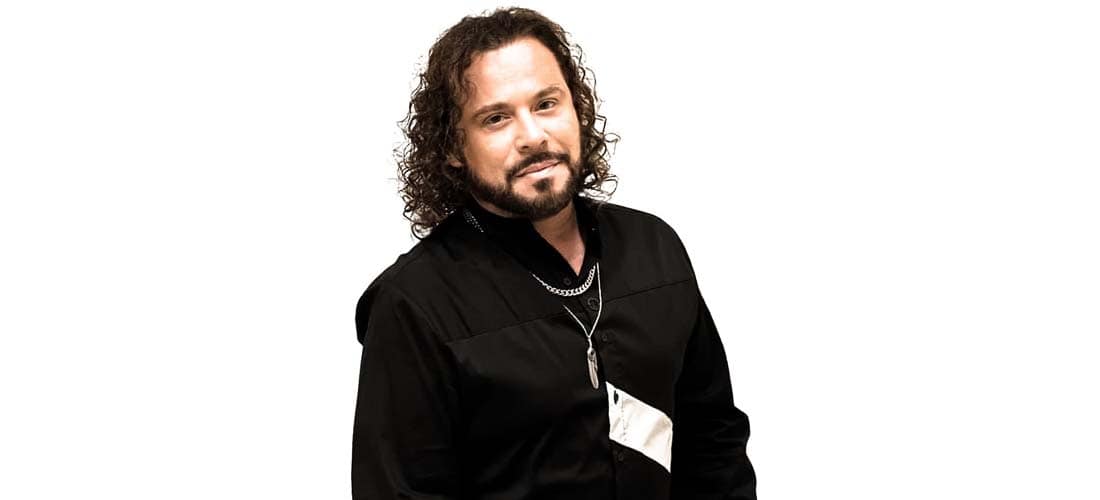 Χρήστος Δάντης: Στάθηκα μπροστά στα μπρούτζινα αγάλματα των Beatles και ο χρόνος σταμάτησε