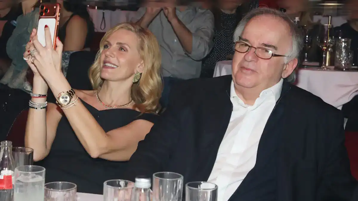 Σπάνια έξοδος για Έμυ Λιβανίου και Πέτρο Παππά στο Nox (photos)