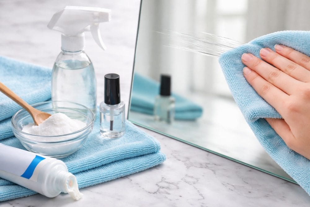 Πώς να εξαφανίσεις τις γρατζουνιές από το γυαλί