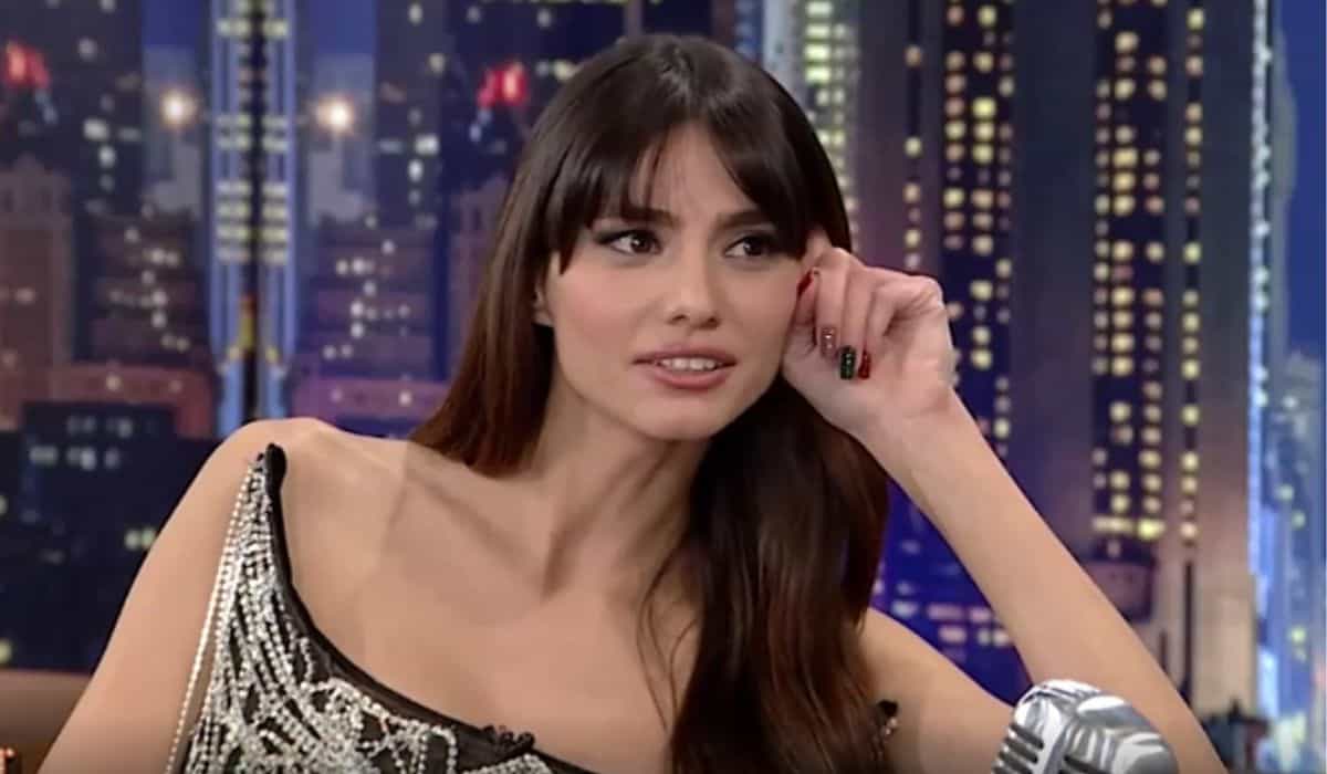 Η Ηλιάνα Παπαγεωργίου και το εκκεντρικό καπέλο του φετινού χειμώνα (photo)