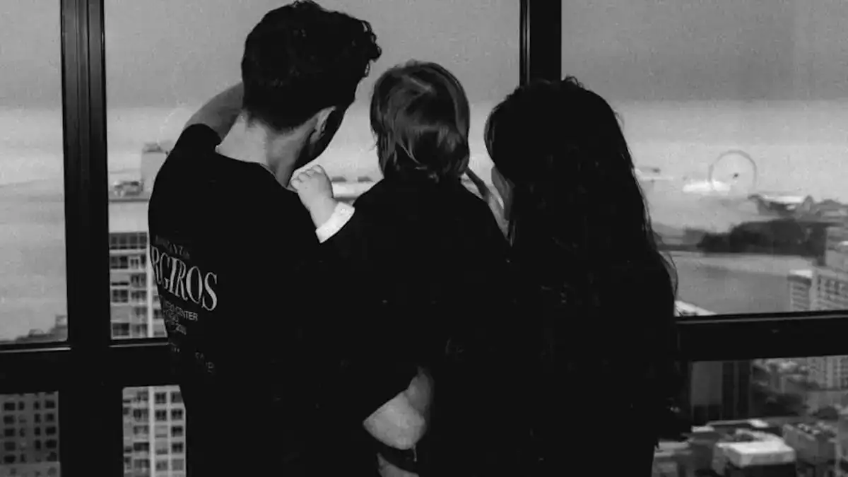 Κωνσταντίνος Αργυρός: Οικογενειακή φωτογραφία με την Αλεξάνδρα Νίκα και τον γιο τους στο Σικάγο