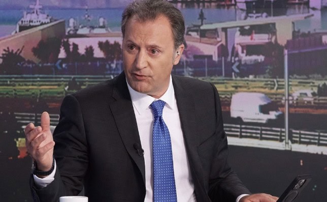Δημήτρης Οικονόμου: Μπλόκο της αστυνομίας τον σταμάτησε λίγο πριν φτάσει στον ΣΚΑΪ- Τι συνέβη; (Video)