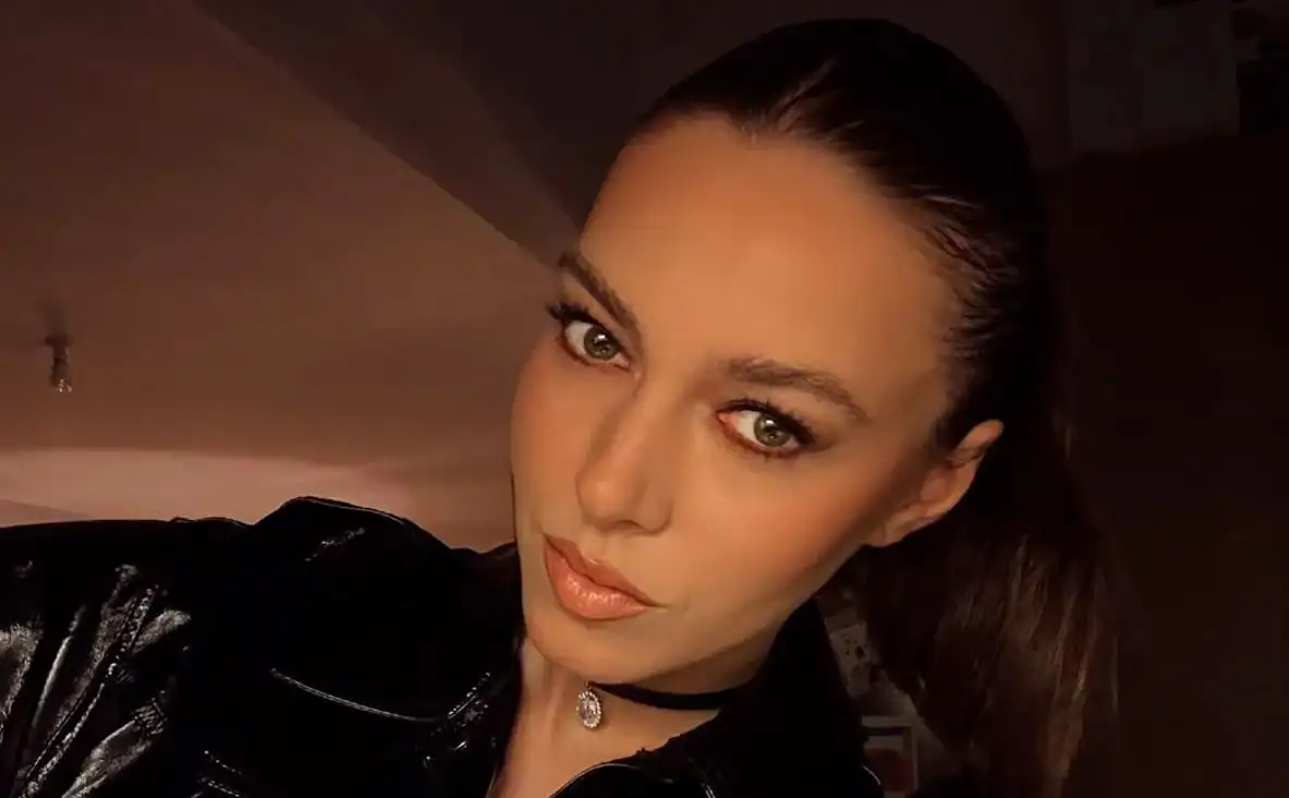 Εβελίνα Σκίτσκο: Γιόρτασε τα γενέθλιά της με τον σύντροφό της και φίλους (photos)