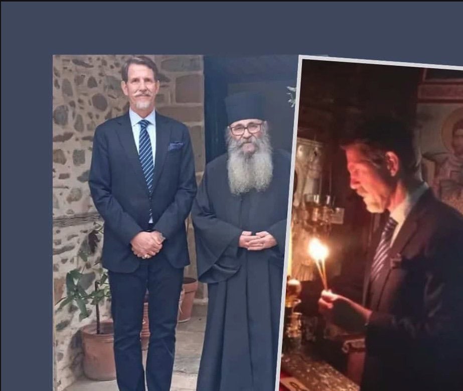 Στο Άγιον Όρος ο Παύλος Ντε Γκρες: Έψαλε το «Πατέρ Ημών»-Τα δάκρυα για το καλό της χώρας