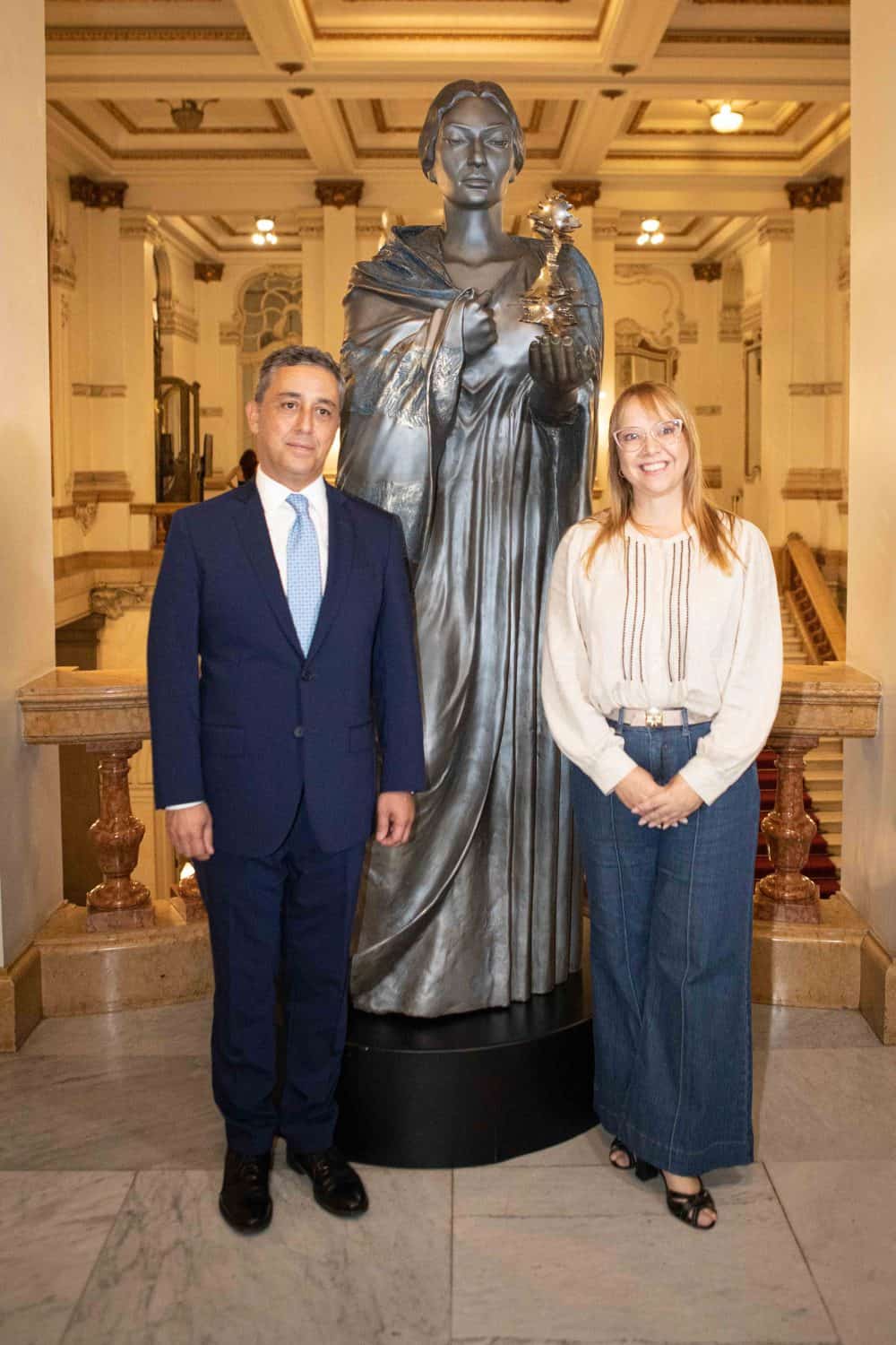 Ο Γενικος Πρόξενος της Ελλάδος στο Σάο Πάολο κ. Θωμάς Ματσούκας με την Υπουργό Πολιτισμού της Πολιτείας του Σάο Πάολο Marilia Marton