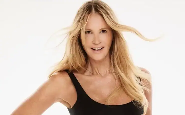Elle Macpherson: Το 4λεπτο fitness hack που κρατά το σώμα της σε φόρμα (video)