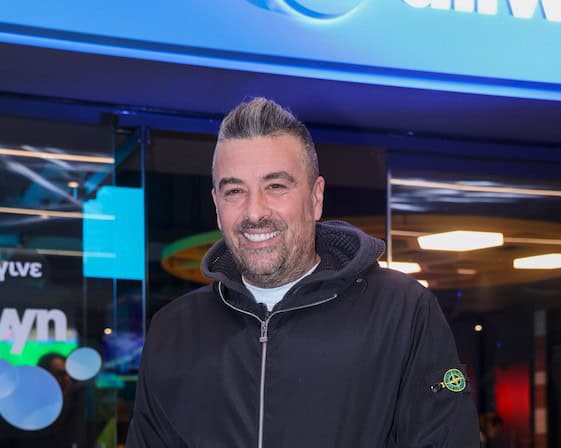 Ερωτευμένος μετά το διαζύγιο ο Αϊβάζης:  Με νέα σύντροφο στα Χανιά