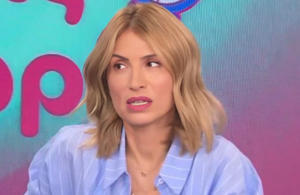 Σε σοκ η Μαρία Ηλιάκη στον αέρα της ΕΡΤ: «Πέθανε; Πότε;» (Video)