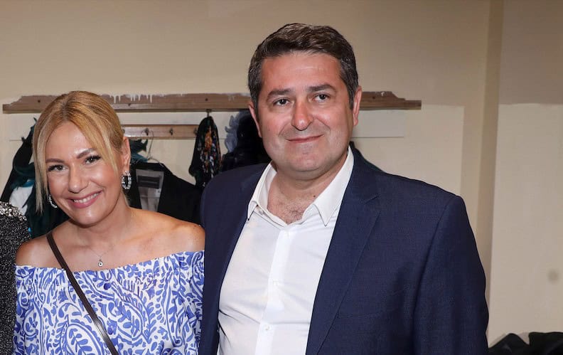 Αγωνία για τον Μυλωνάκη: Ξεκίνησε η σταδιακή αφύπνιση στη ΜΕΘ– Διαρκώς στο πλευρό του η Μεσσαροπούλου (Video)