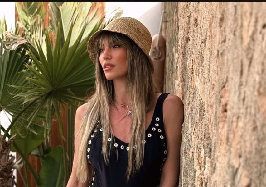 Αθηνά Οικονομάκου: Η εμφάνιση με μαγιό πριν τον γάμο και το φωτογραφικό άλμπουμ από το ταξίδι στη Φορμεντέρα