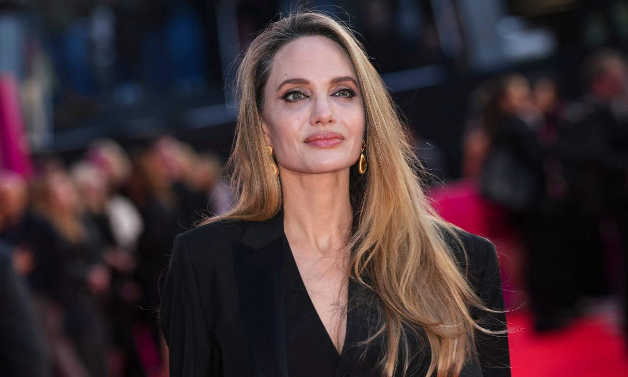 Αντζελίνα Τζολί: Αντιδράσεις για την εμφάνισή της στην Εβδομάδα Μόδας της Σαγκάης – Βλεφαροπλαστική που απέτυχε; (photo)