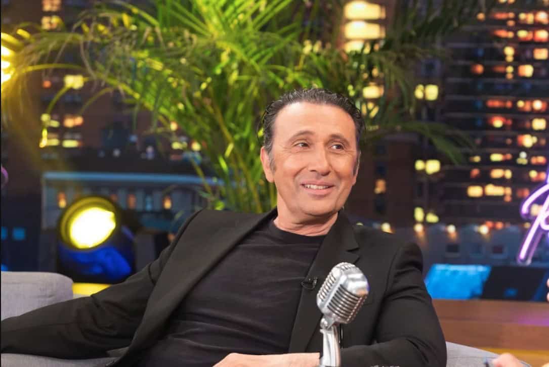 Έσπασε τη σιωπή του ο Ρένος Χαραλαμπίδης: «Ήθελε ο Θεός να μην παντρευτώ γιατί…» (Video)