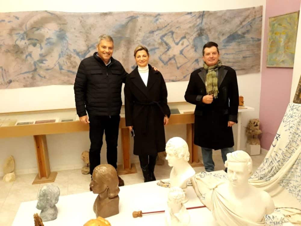 Ο Βουλευτής Παναγής Καππάτος με τη σύζυγο του Ευτέρπη Κεκάτου και τον εικαστικό Κώστα Ευαγγελάτο
