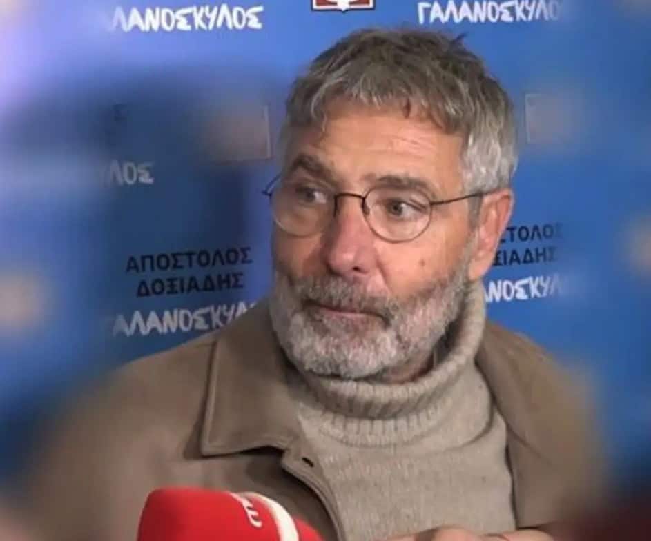 Θοδωρής Αθερίδης: Αποχώρησε έξαλλος από τις κάμερες όταν τον ρώτησαν για την Καρύδη (Video)