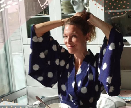 Βίκυ Καγιά: Σε πασχαλινό κλίμα έφτιαξε κουλουράκια για τους κοντινούς της ανθρώπους