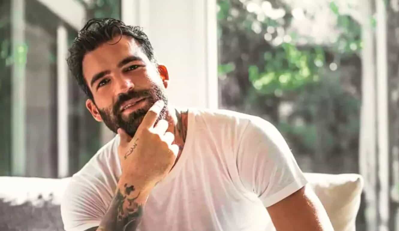 Δημήτρης Αλεξάνδρου: Διασκέδασε στην πρεμιέρα της Ρίας Ελληνίδου – «Σήμερα είναι το bachelor μου»